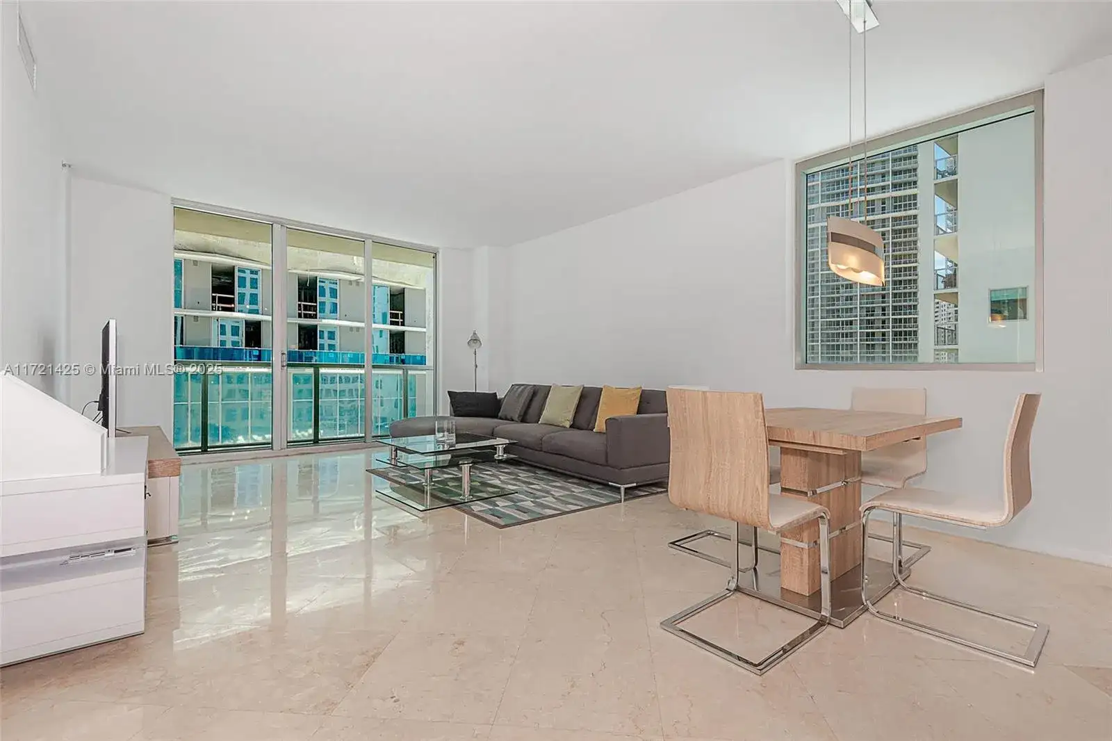 55 SE 6th St # 1507, Miami FL 33131 photo 3