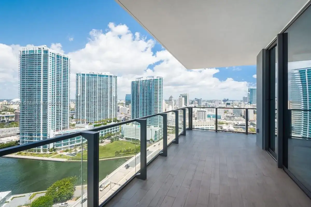 68 SE 6 Street # 2112, Miami FL 33131 photo 4