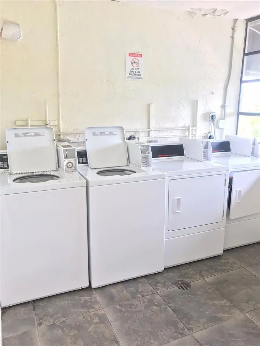 2701 Riverside Dr # B, Coral Springs FL 33065