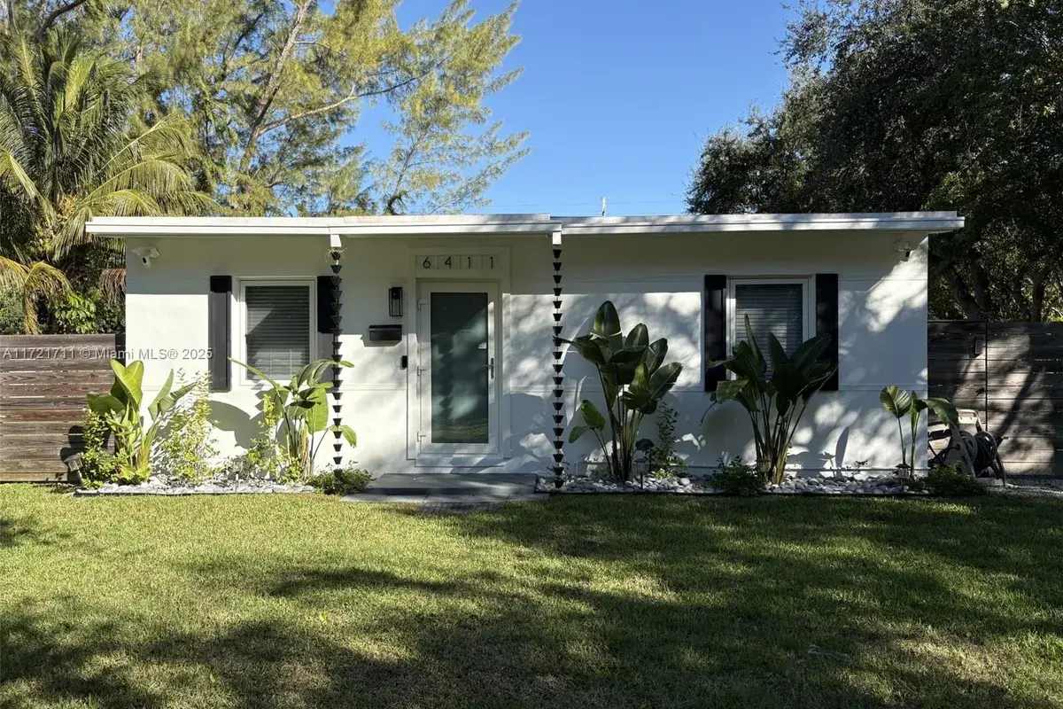6411 SW 62nd Ct, South Miami FL 33143