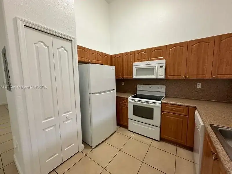 1661 SE 29th Ct # 201, Homestead FL 33035 photo 5