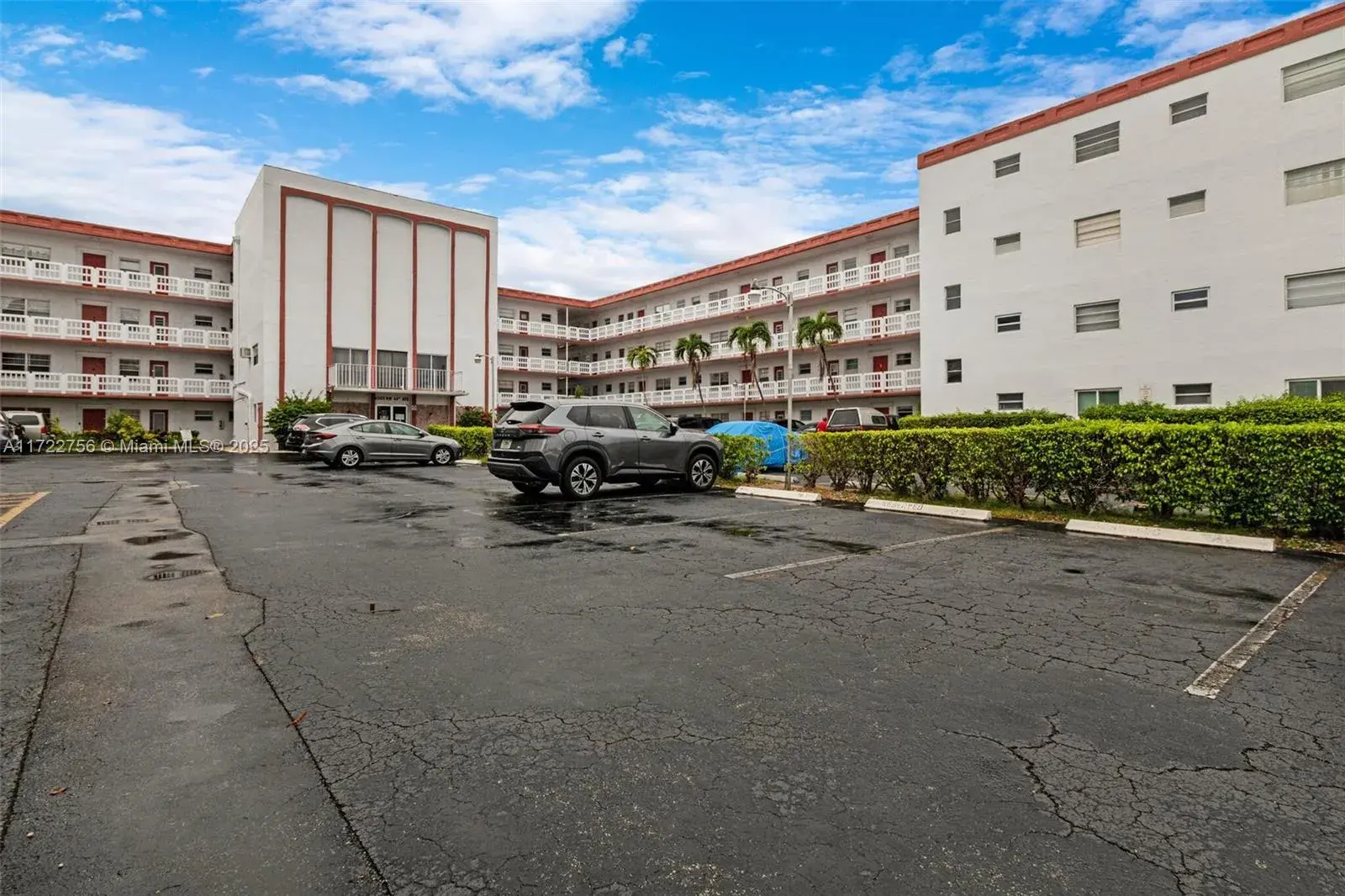 2 bedroom 2 bath Residential for sale at 4000 NW 44th Ave # 205, Lauderdale Lakes FL 33319