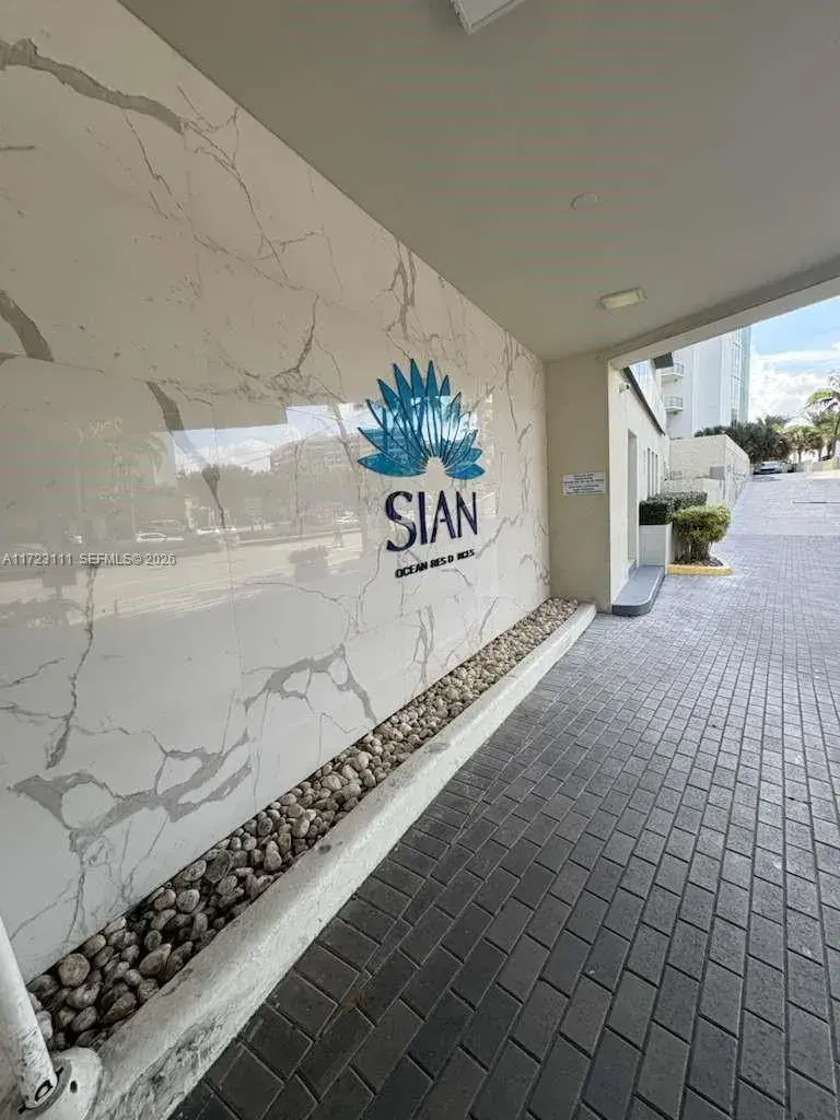 4001 S Ocean Dr # 10D, Hollywood FL 33019