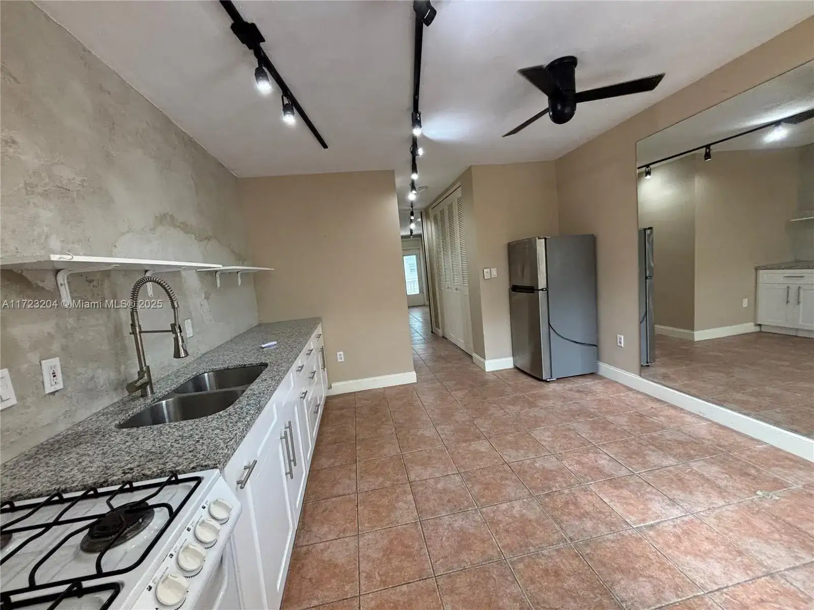 441 Collins Ave # 23, Miami Beach FL 33139 photo 5