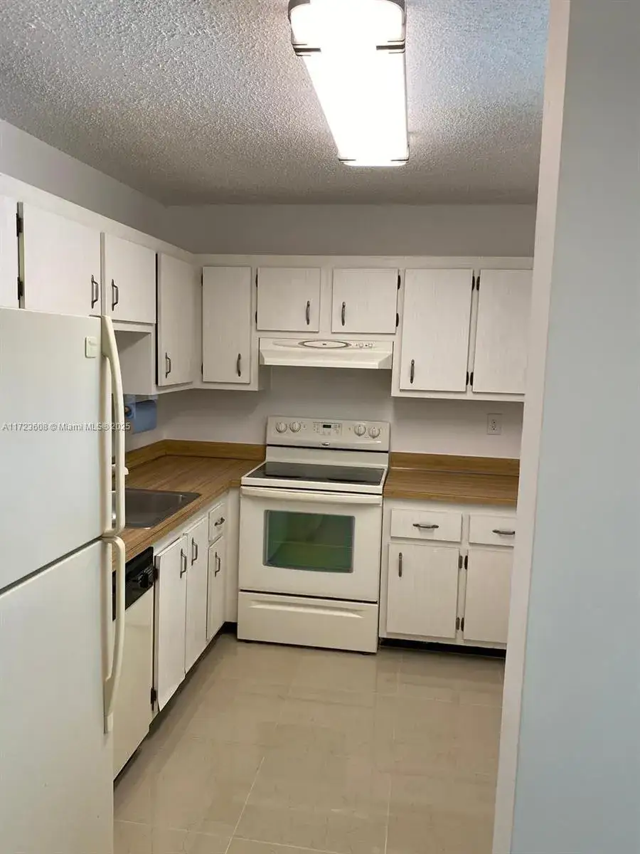 1800 SW 81st Ave # 1407, North Lauderdale FL 33068