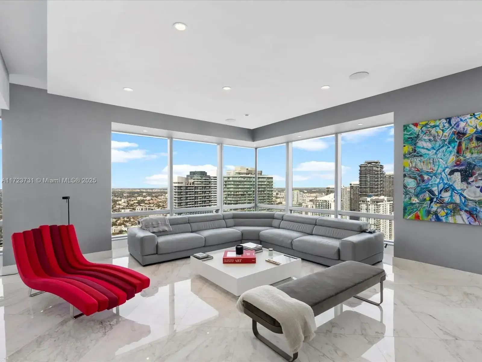 1425 Brickell Ave, Miami FL 33131 photo 2