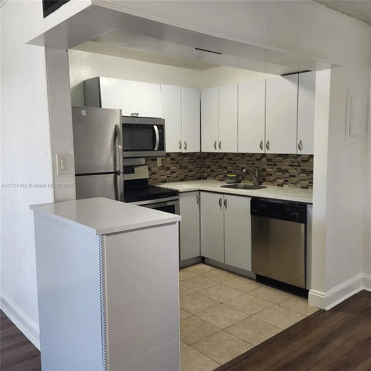 1400 NE 54th St # 106, Fort Lauderdale FL 33334
