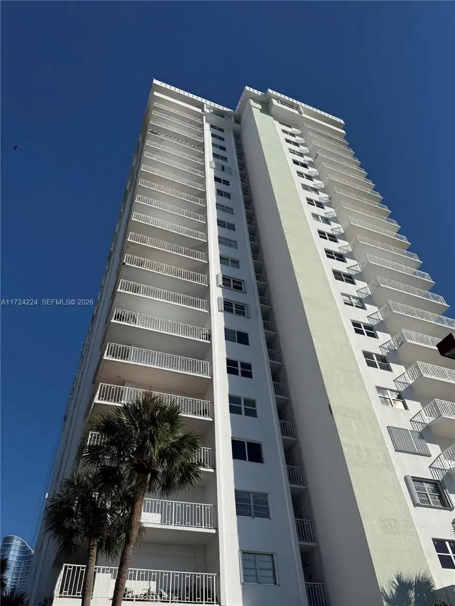 500 Bayview Dr # 1031, Sunny Isles Beach FL 33160 photo 4