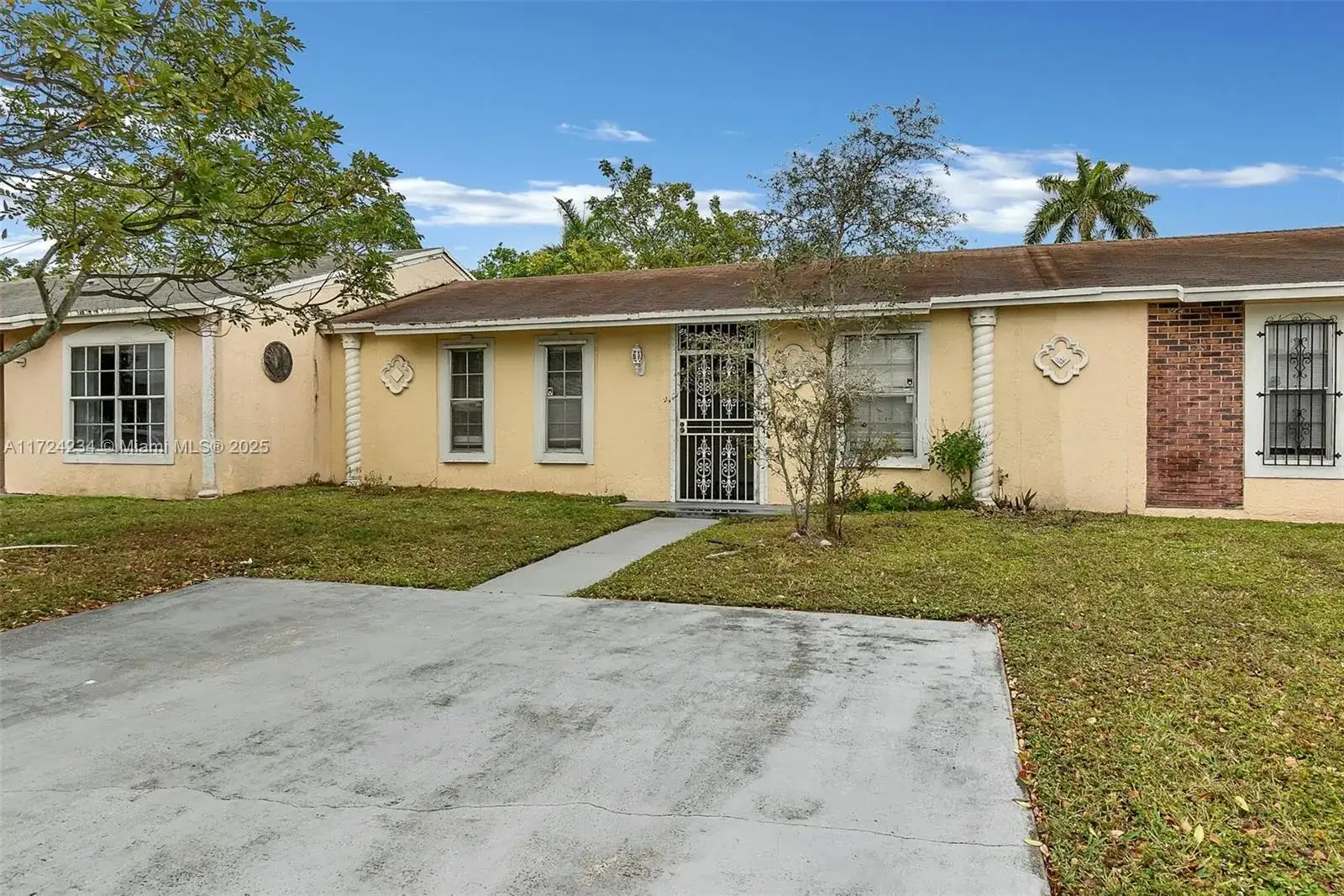 20405 NW 27th Ct # 20405, Miami Gardens FL 33056 photo 3