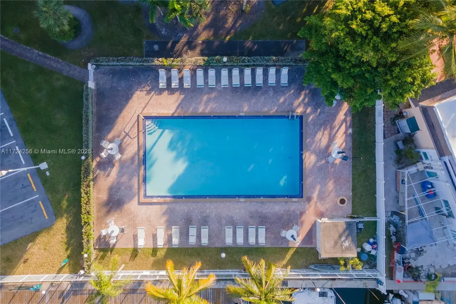 2821 NE 163rd # 3i, North Miami Beach FL 33160 photo 4