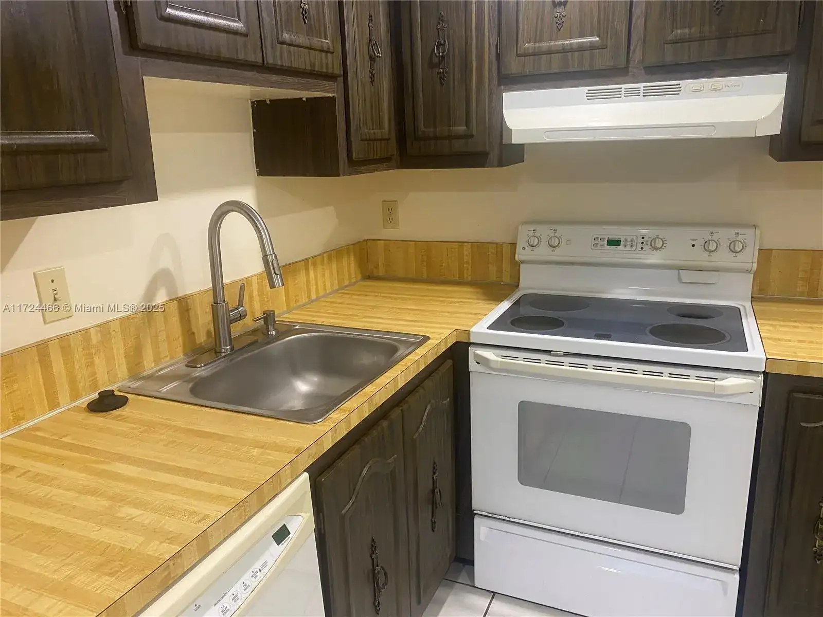 335 W Laurel Dr # 1M, Margate FL 33063 photo 5
