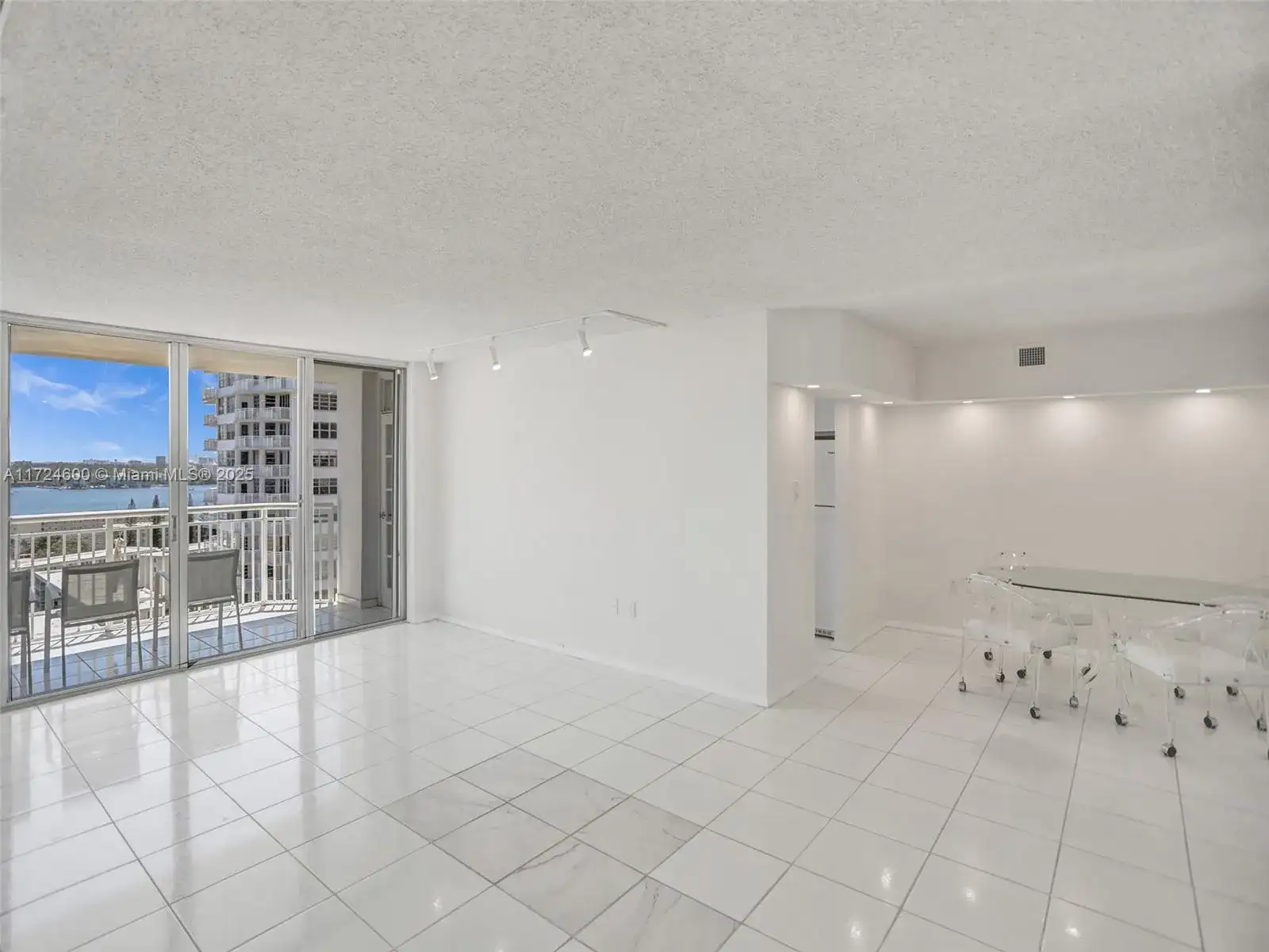 18071 Biscayne Blvd # 1701, Aventura FL 33160 photo 3