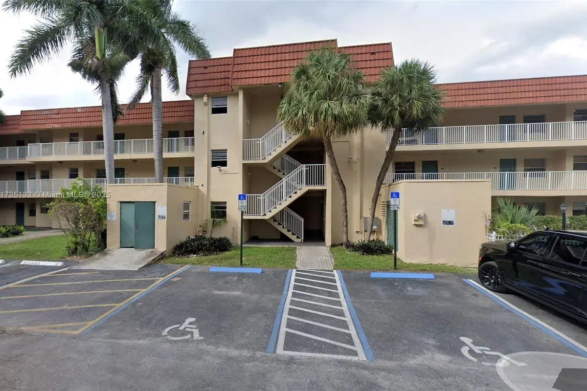 1300 Moffett St # 305, Hallandale Beach FL 33009