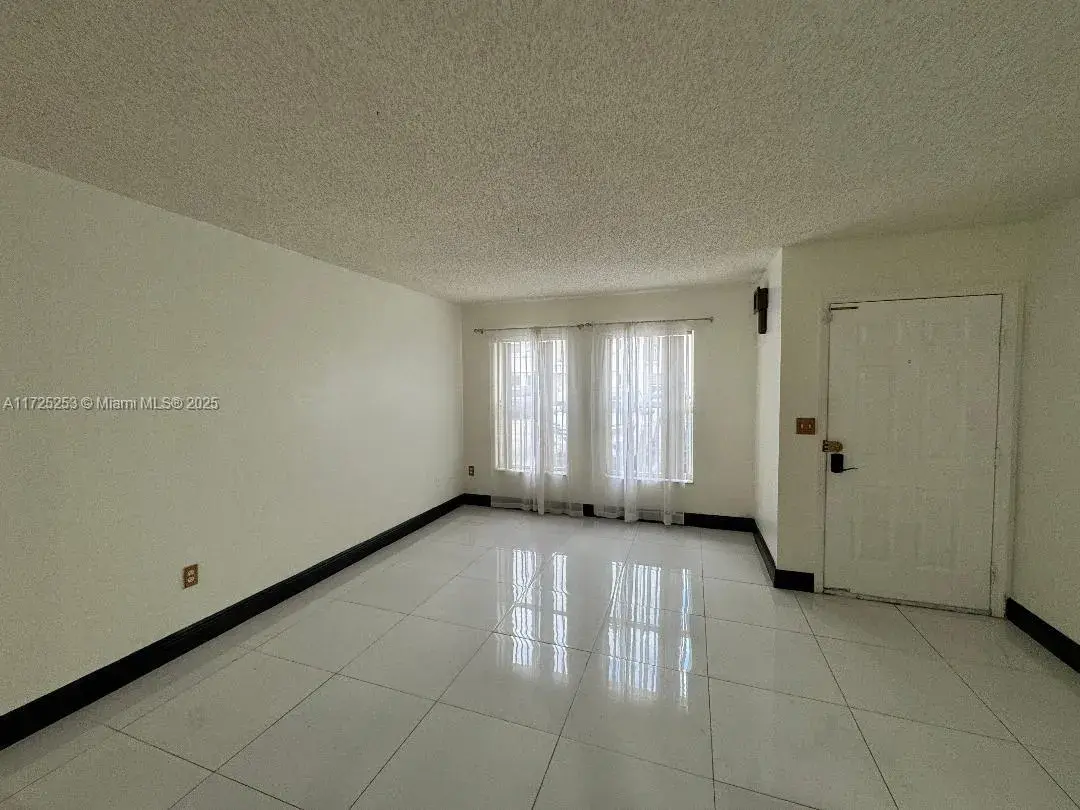 9189 Fontainebleau Blvd # 510, Miami FL 33172