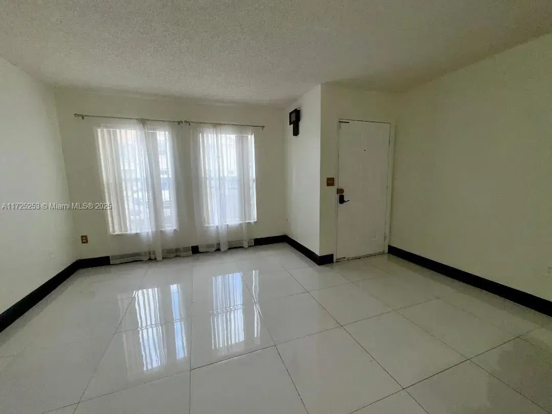 9189 Fontainebleau Blvd # 510, Miami FL 33172