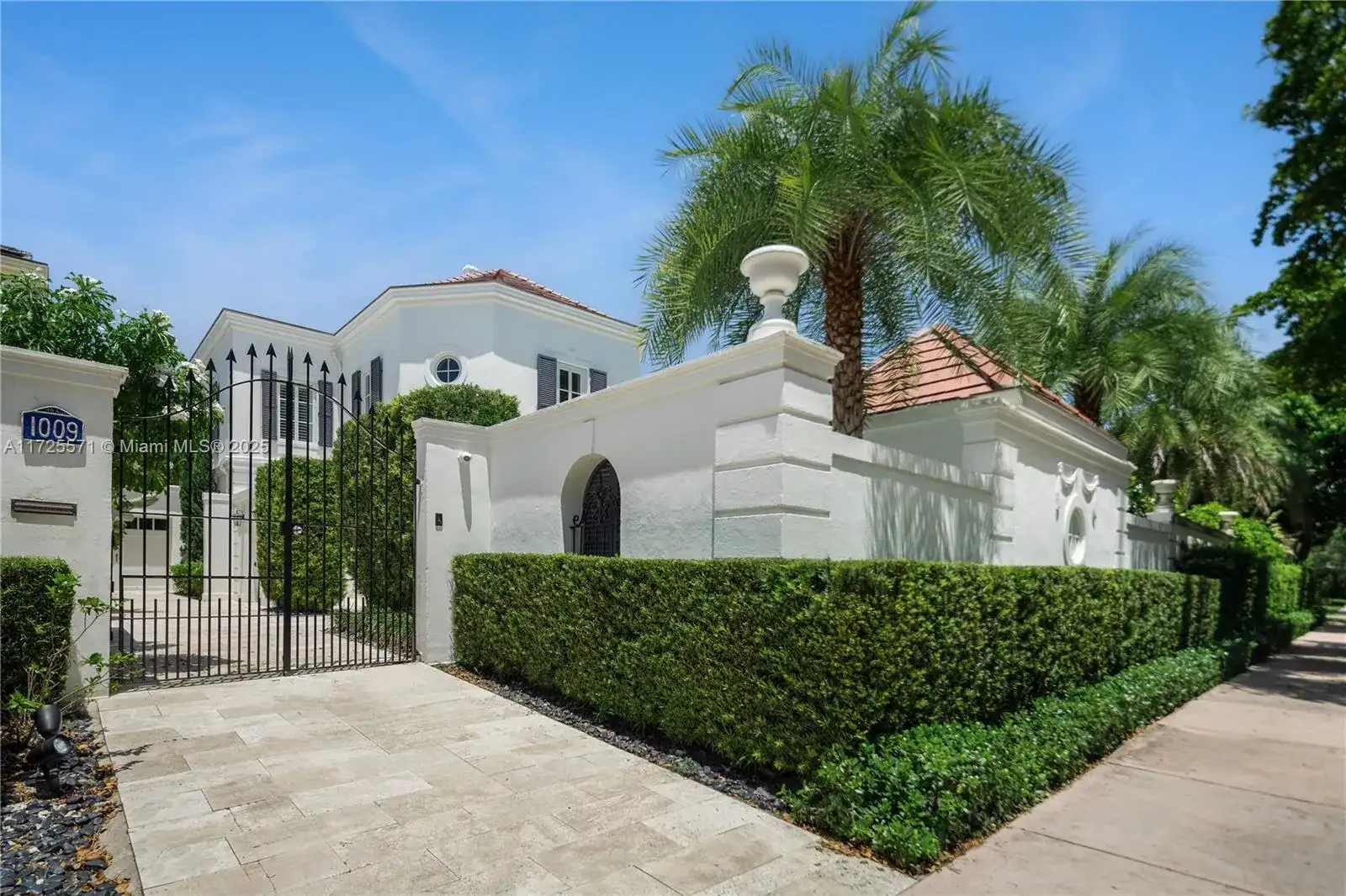 1009 Hardee Rd, Coral Gables FL 33146 photo 2