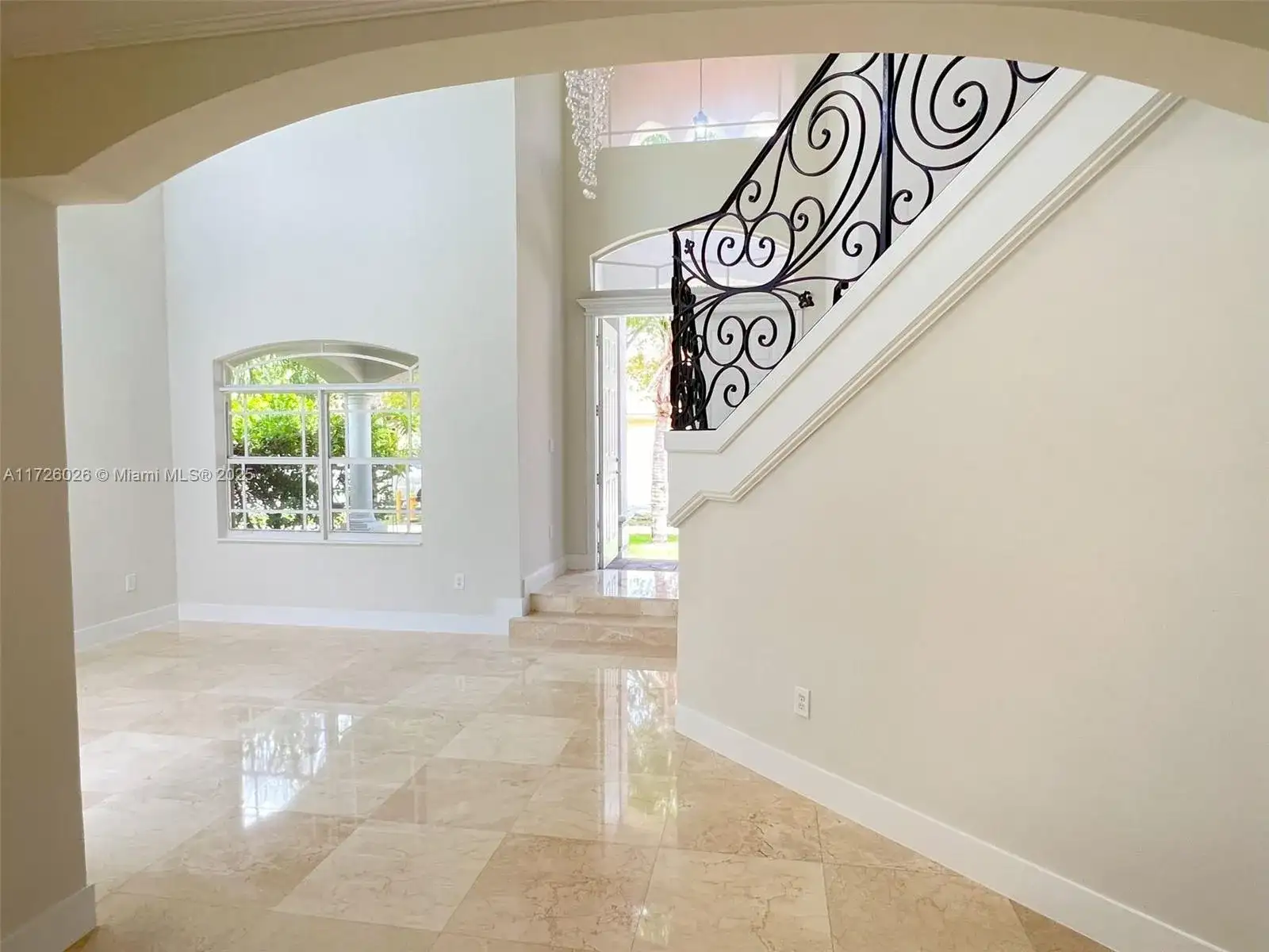 8994 SW 206th St, Cutler Bay FL 33189 photo 4