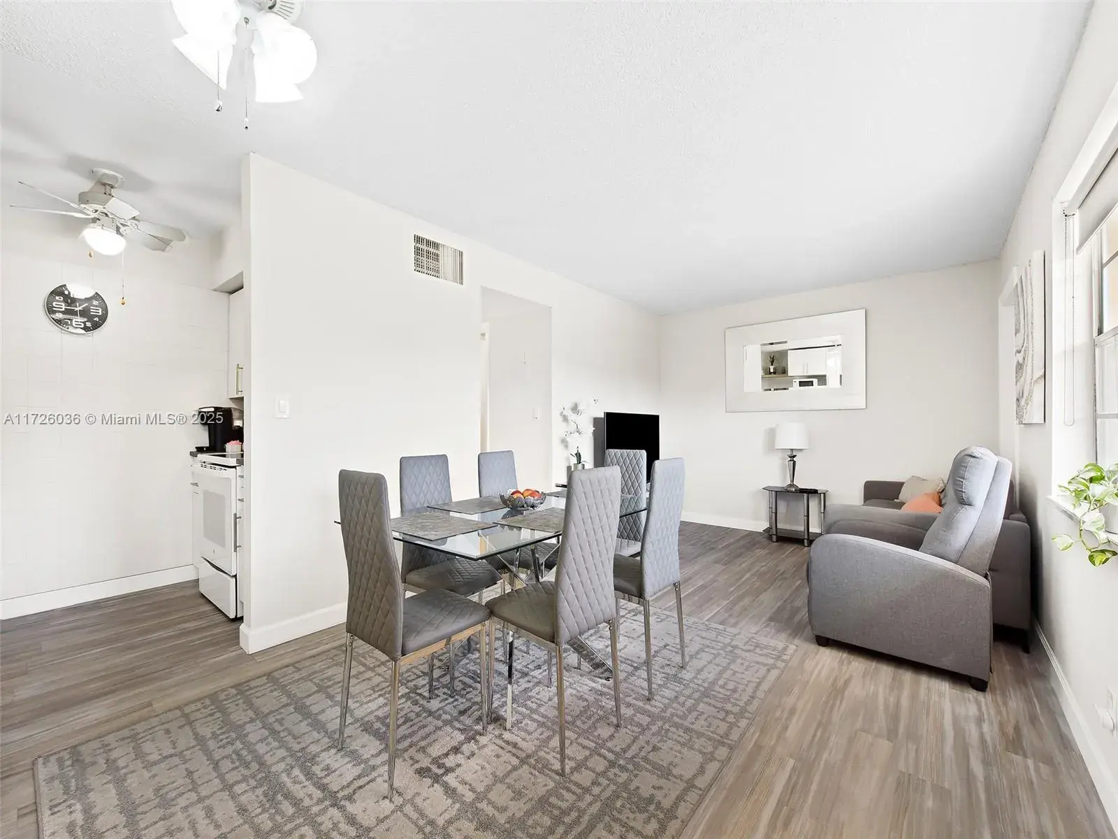 2145 Pierce St # 320, Hollywood FL 33020