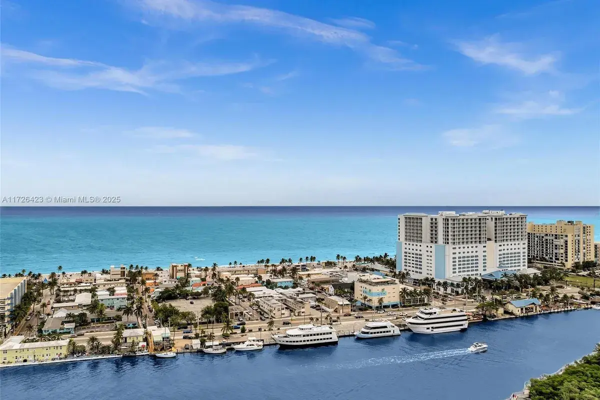 1318 N Ocean Dr, Hollywood FL 33019