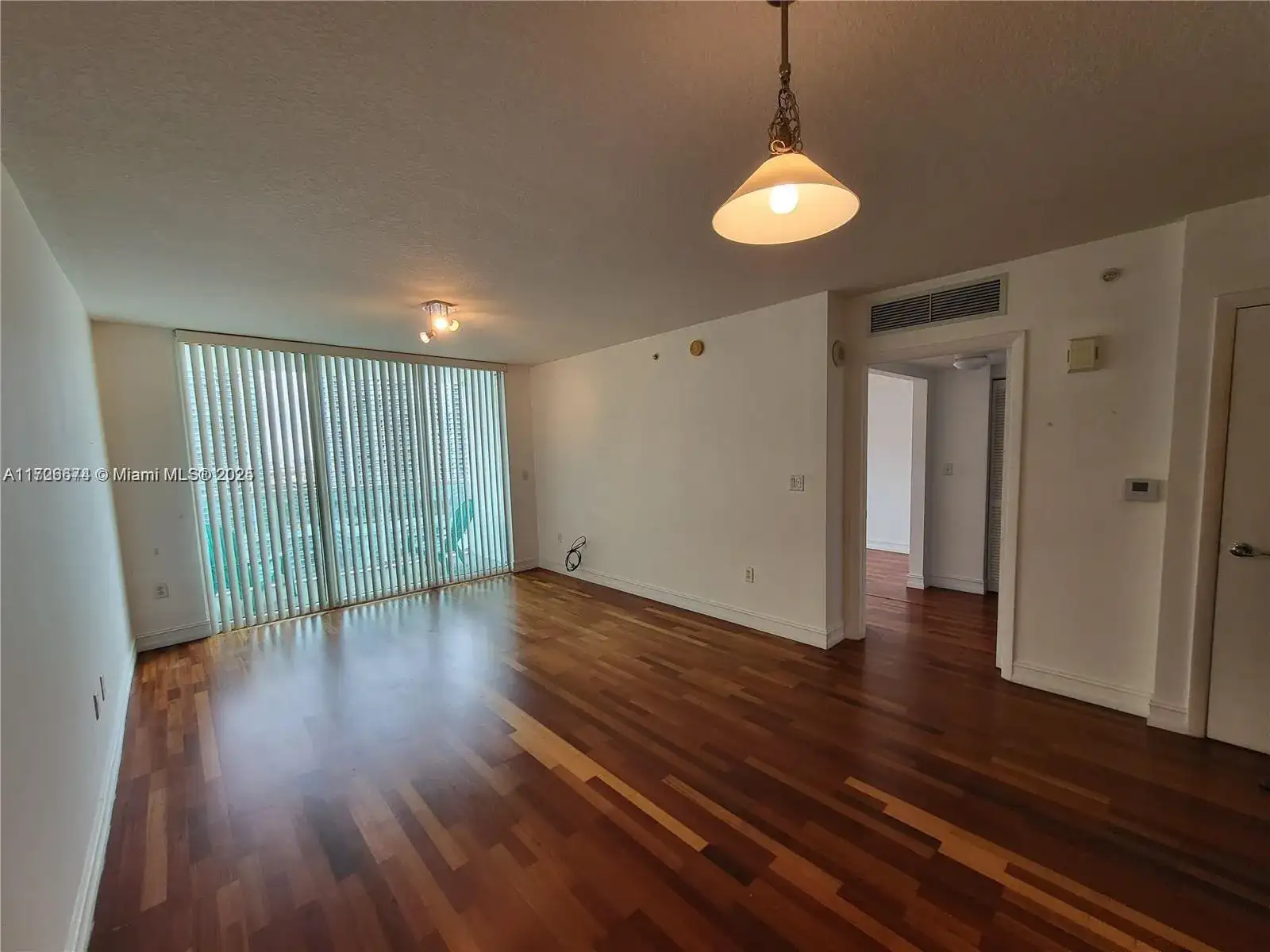 31 SE 5th St # 2409, Miami FL 33131 photo 2