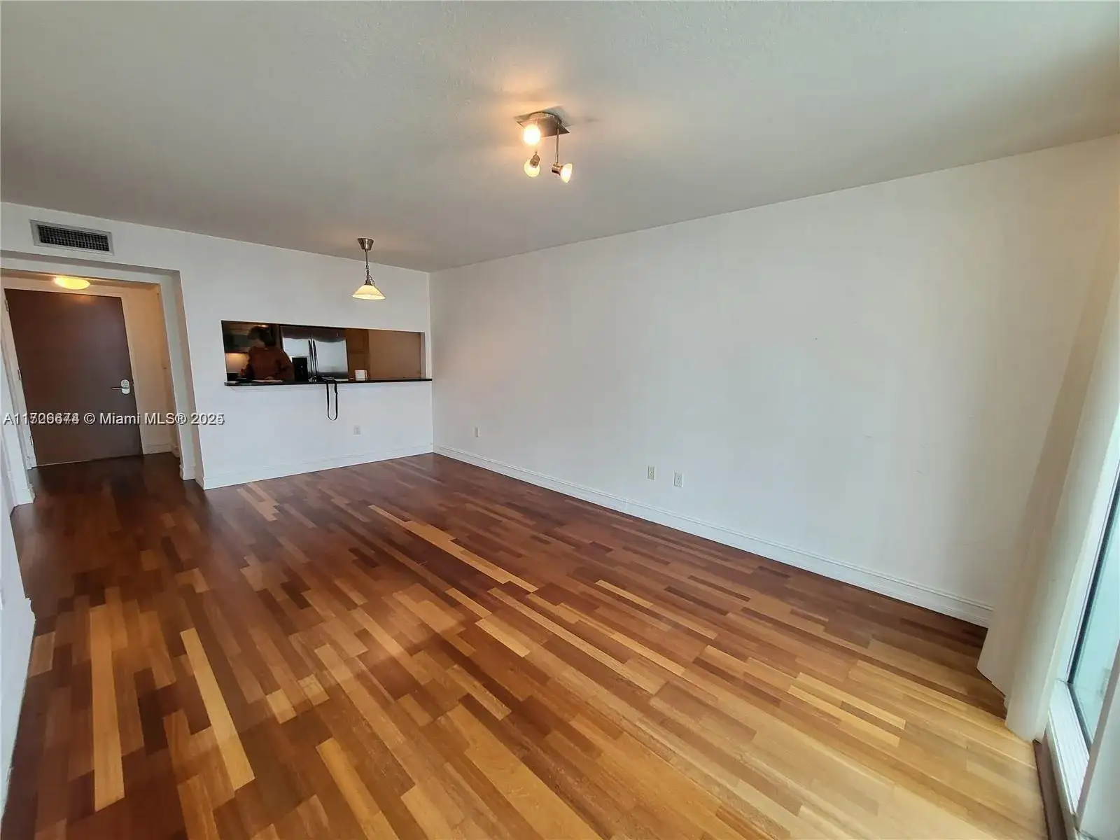 31 SE 5th St # 2409, Miami FL 33131 photo 4