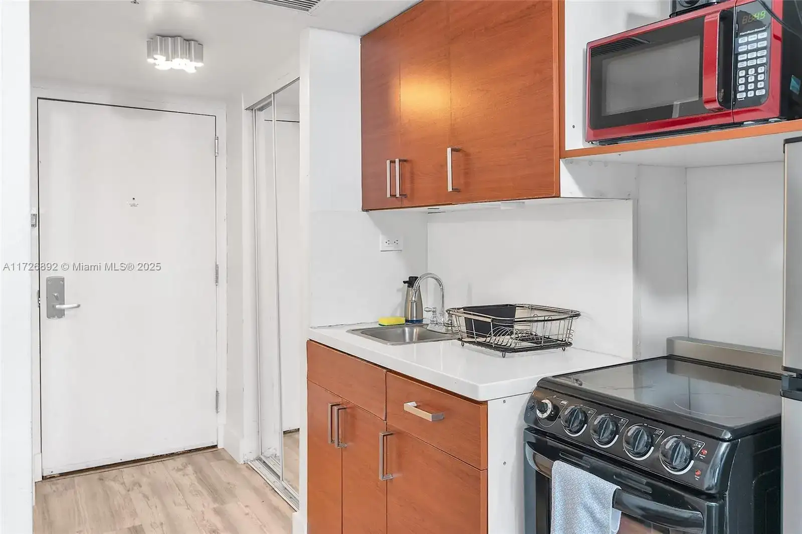 19201 Collins Ave # 439, Sunny Isles Beach FL 33160 photo 5