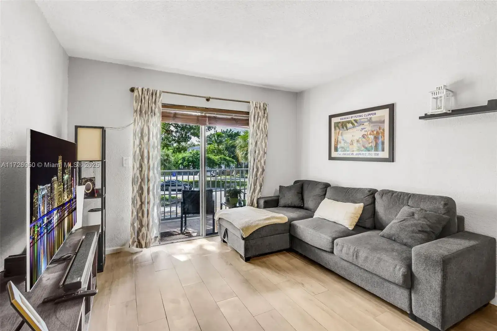 445 SW 11th St # 208, Miami FL 33130 photo 5