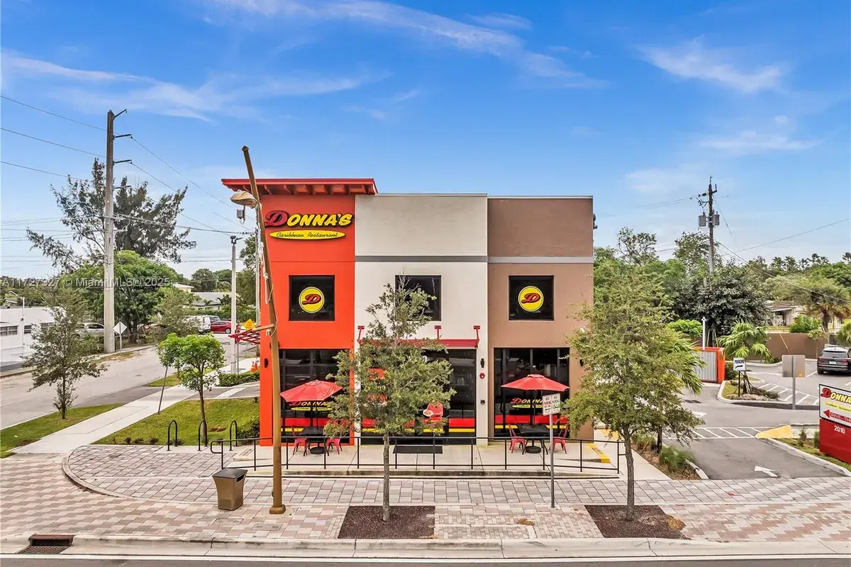 2010 NW 6th St, Fort Lauderdale FL 33311