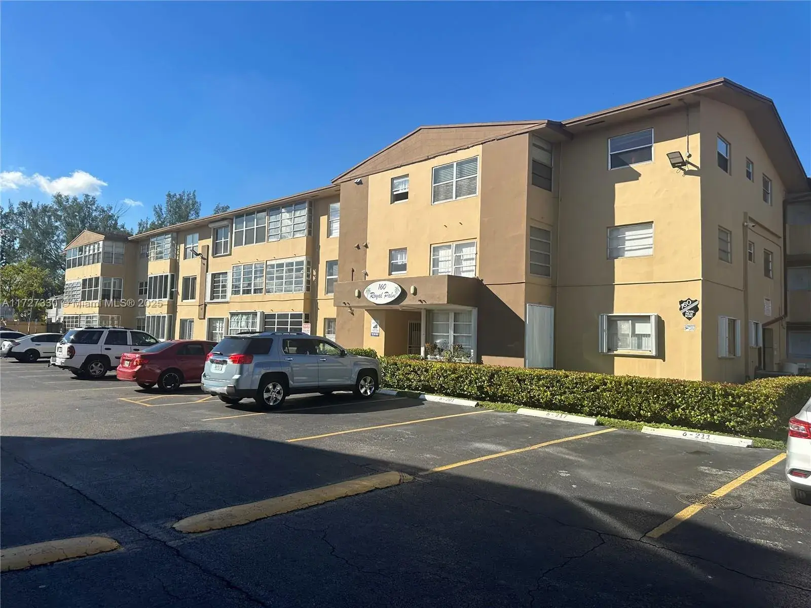 160 Royal Palm Rd # 303, Hialeah Gardens FL 33016 photo 2