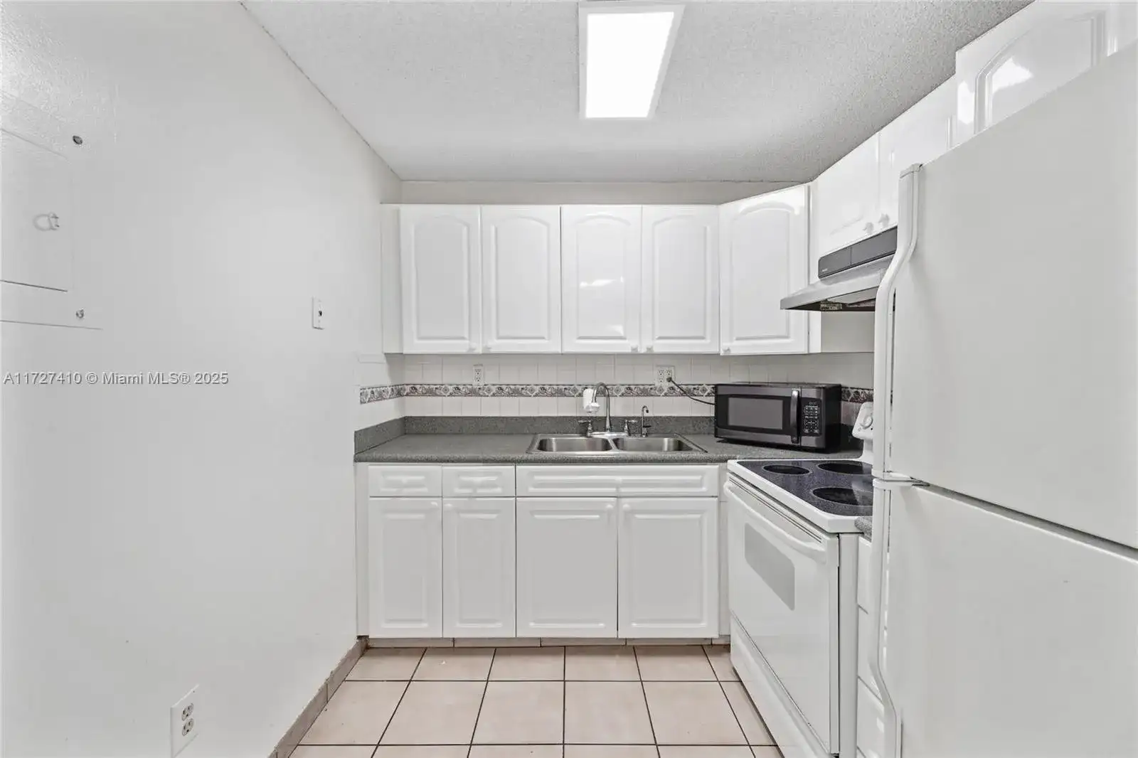 4675 W 18th Ct # 204, Hialeah FL 33012 photo 5