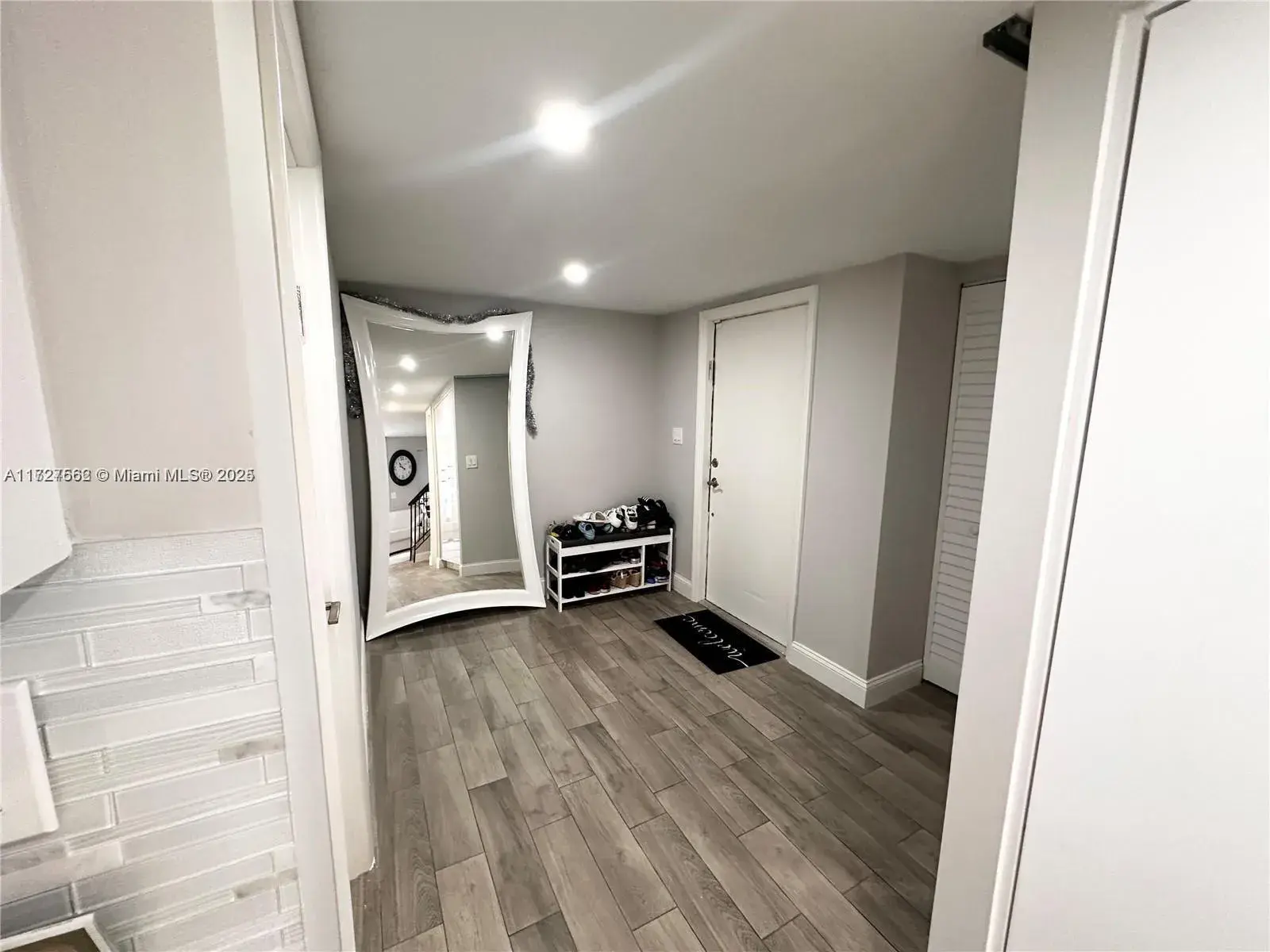 2300 NE 7th St # 25, Hallandale Beach FL 33009