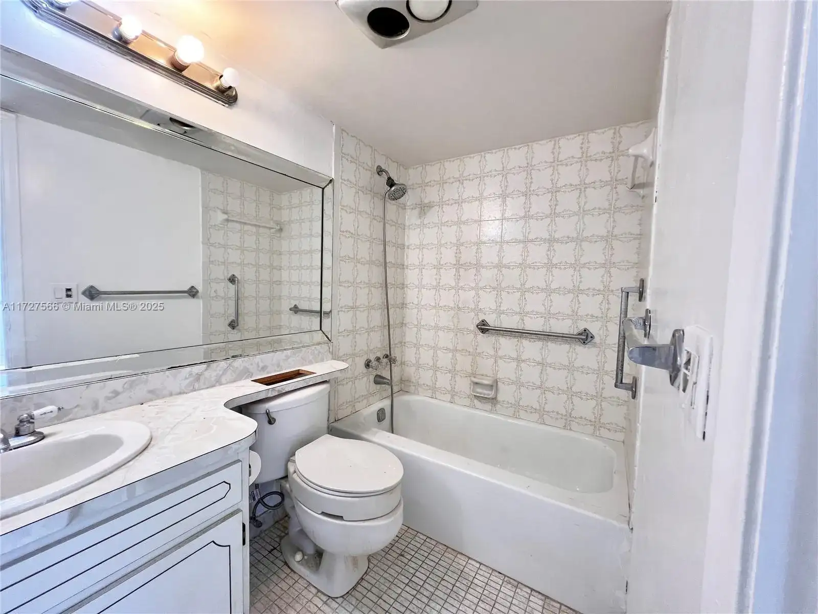 711 S Hollybrook Dr # 304, Pembroke Pines FL 33025 photo 4