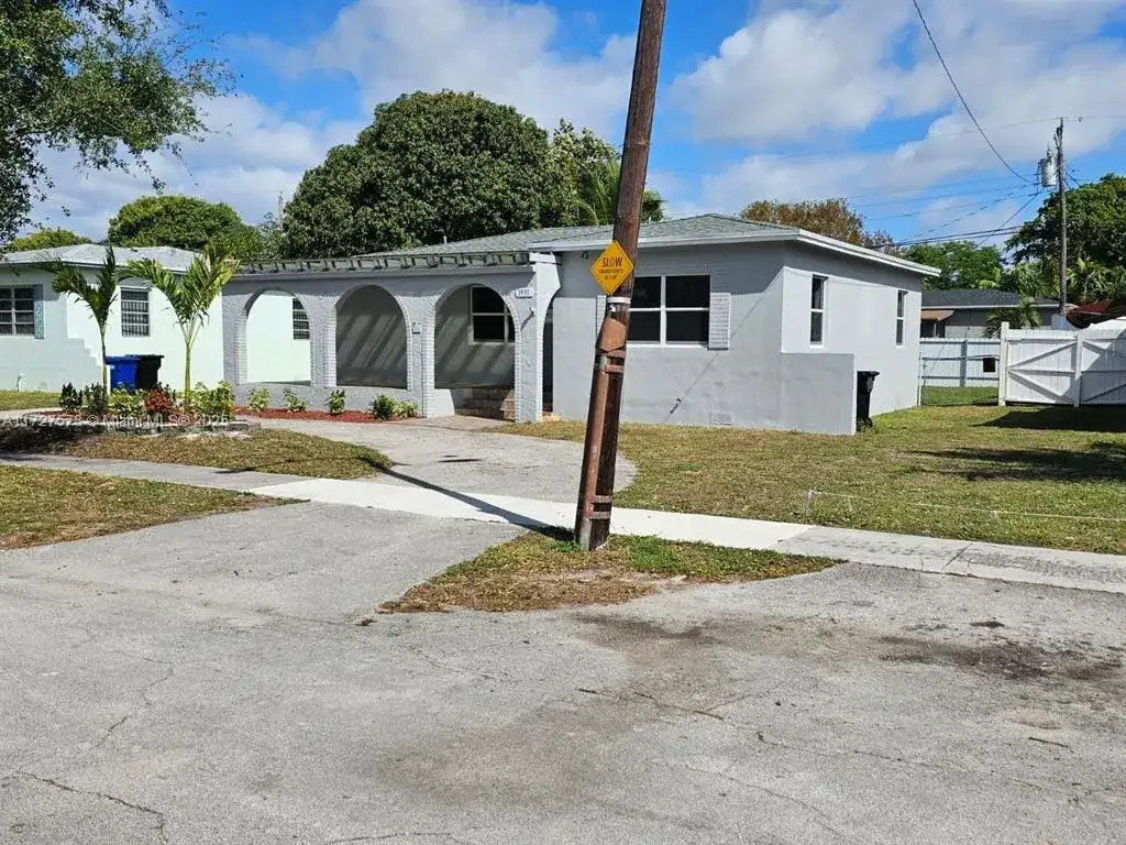 1951 NE 157th Ter, North Miami Beach FL 33162 photo 2