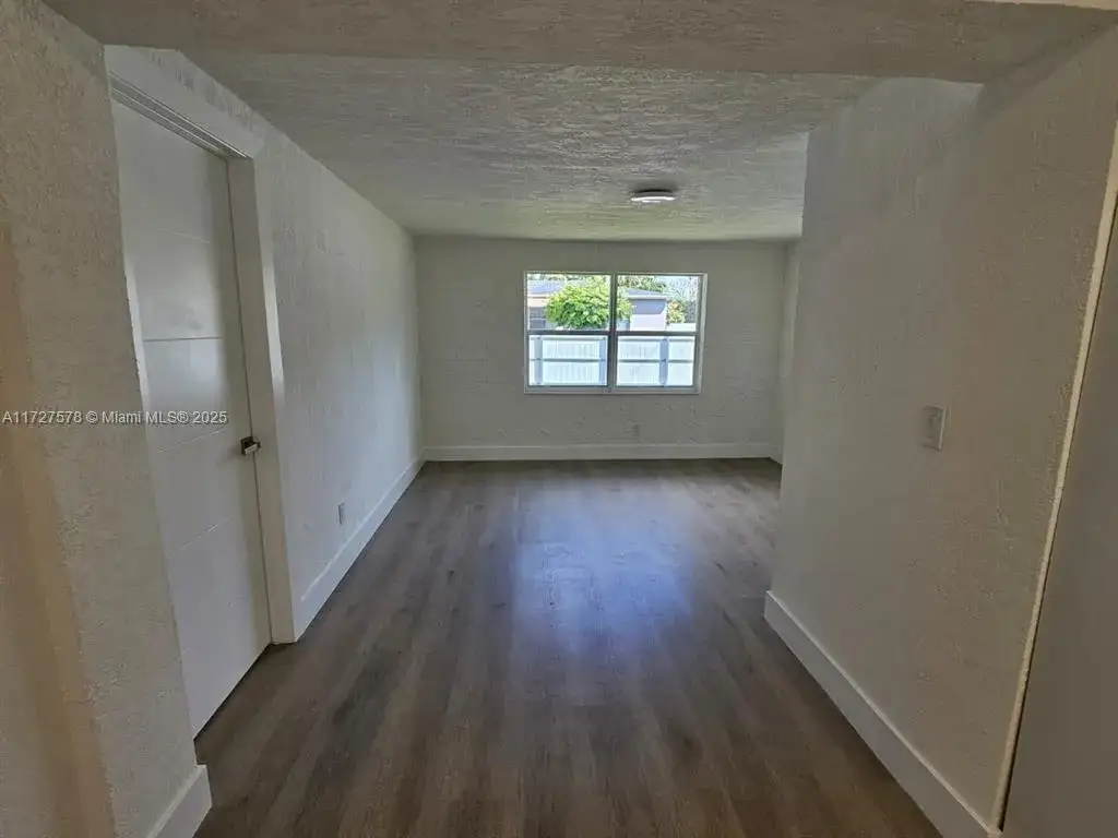 1951 NE 157th Ter, North Miami Beach FL 33162 photo 5