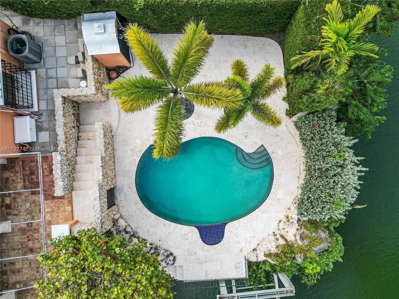 1181 S Alhambra Cir, Coral Gables FL 33146 photo 2