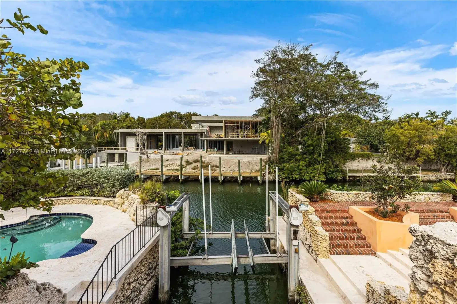 1181 S Alhambra Cir, Coral Gables FL 33146 photo 3