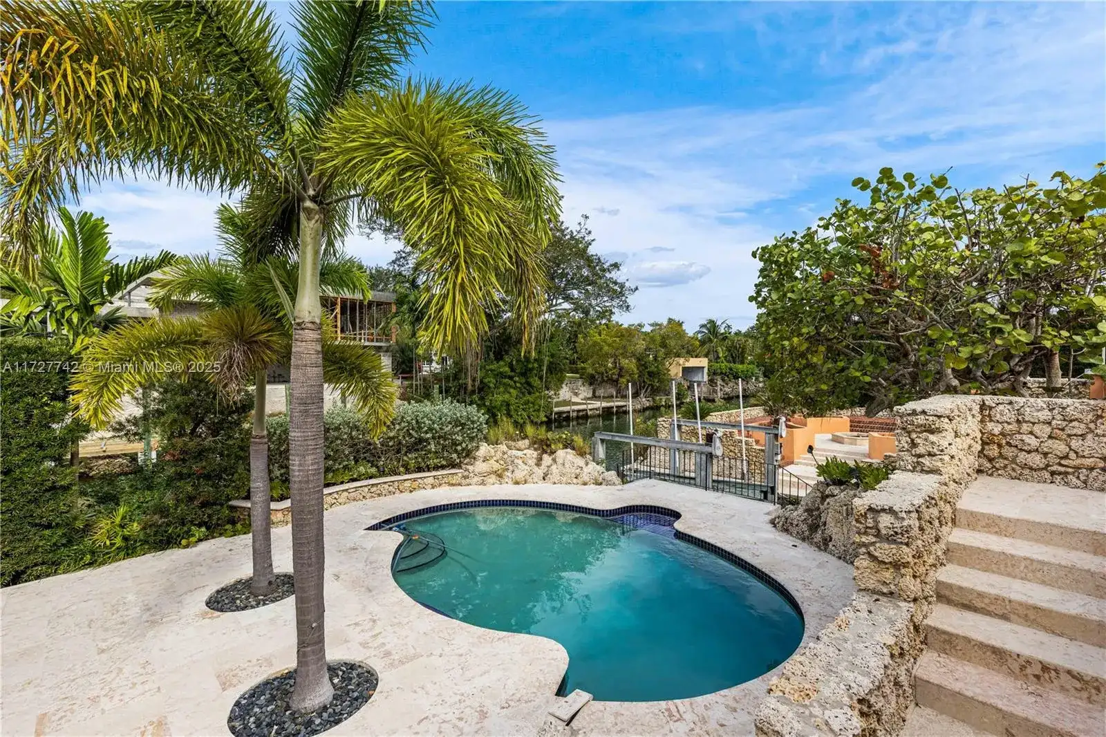 1181 S Alhambra Cir, Coral Gables FL 33146 photo 5