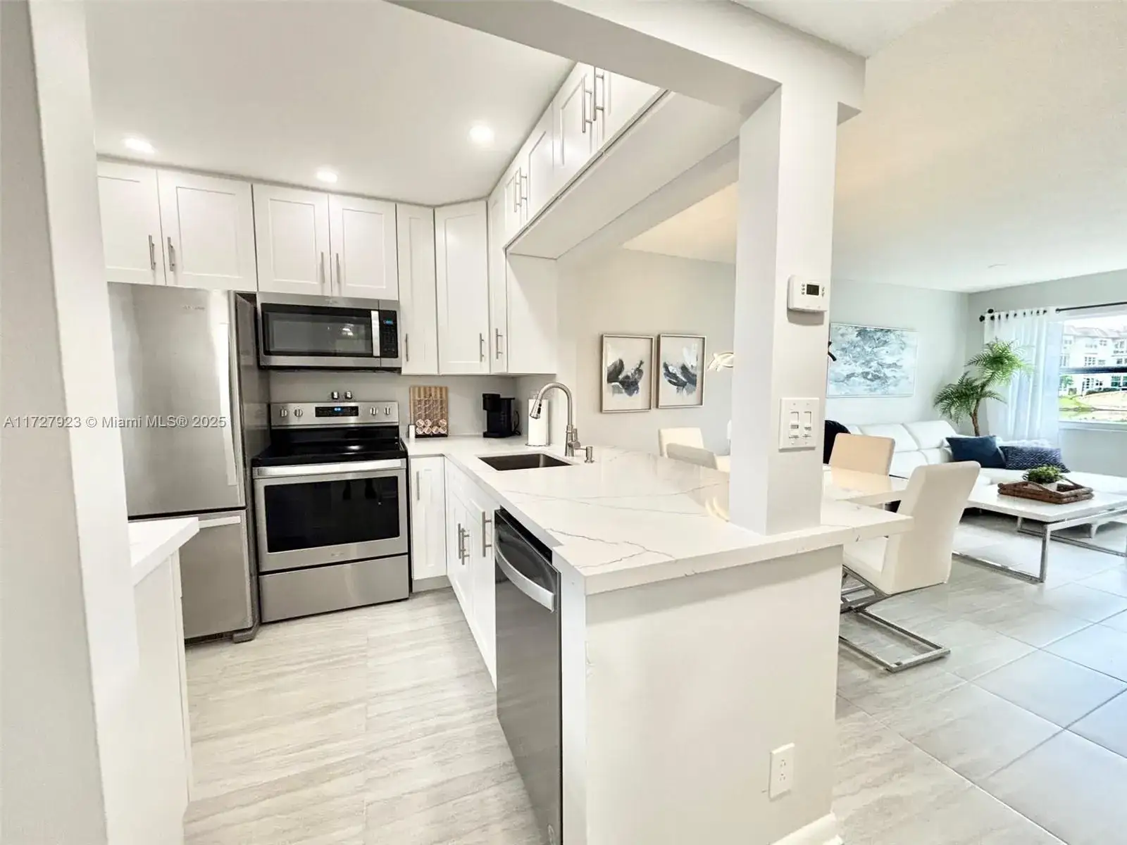 3405 NW 48th Ave # 407, Lauderdale Lakes FL 33319