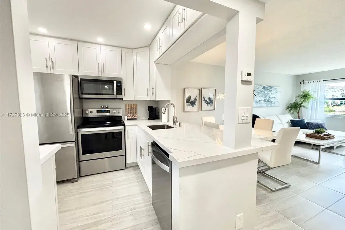 3405 NW 48th Ave # 407, Lauderdale Lakes FL 33319