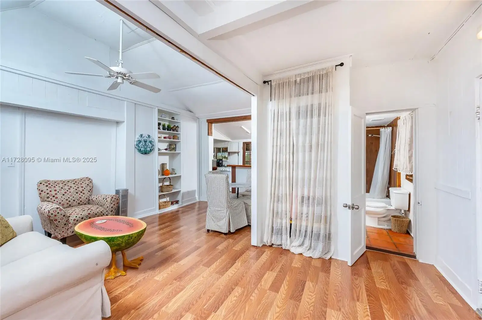 2869 Shipping Ave, Coconut Grove FL 33133 photo 3