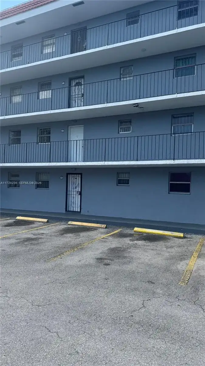13725 NE 6th Ave # 202, North Miami FL 33161 photo 3