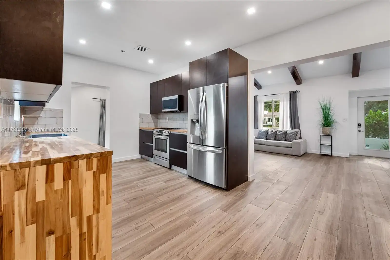9816 N Miami Ave, Miami Shores FL 33150 photo 5