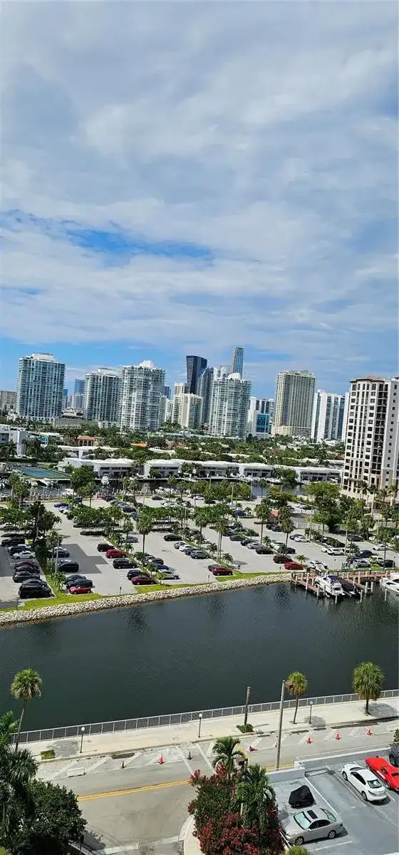500 Bayview Dr # 1117, Sunny Isles Beach FL 33160 photo 3