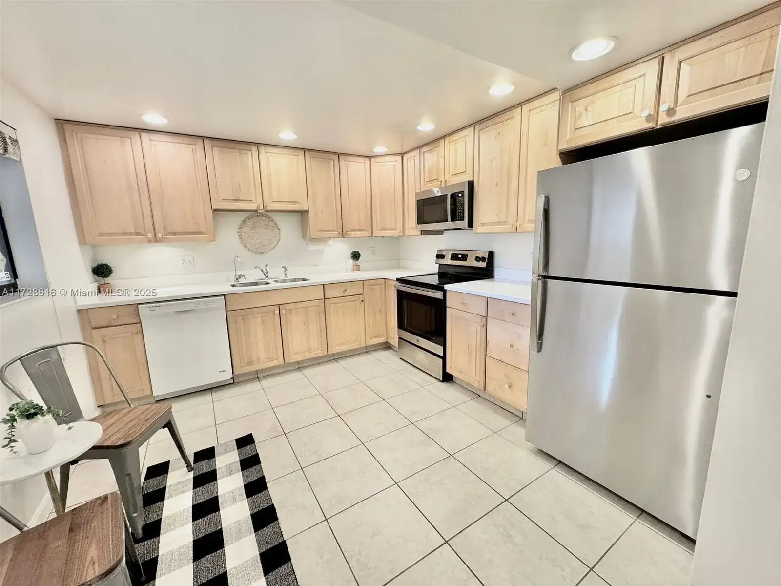 121 SW 96th Ter # 203, Plantation FL 33324 photo 3
