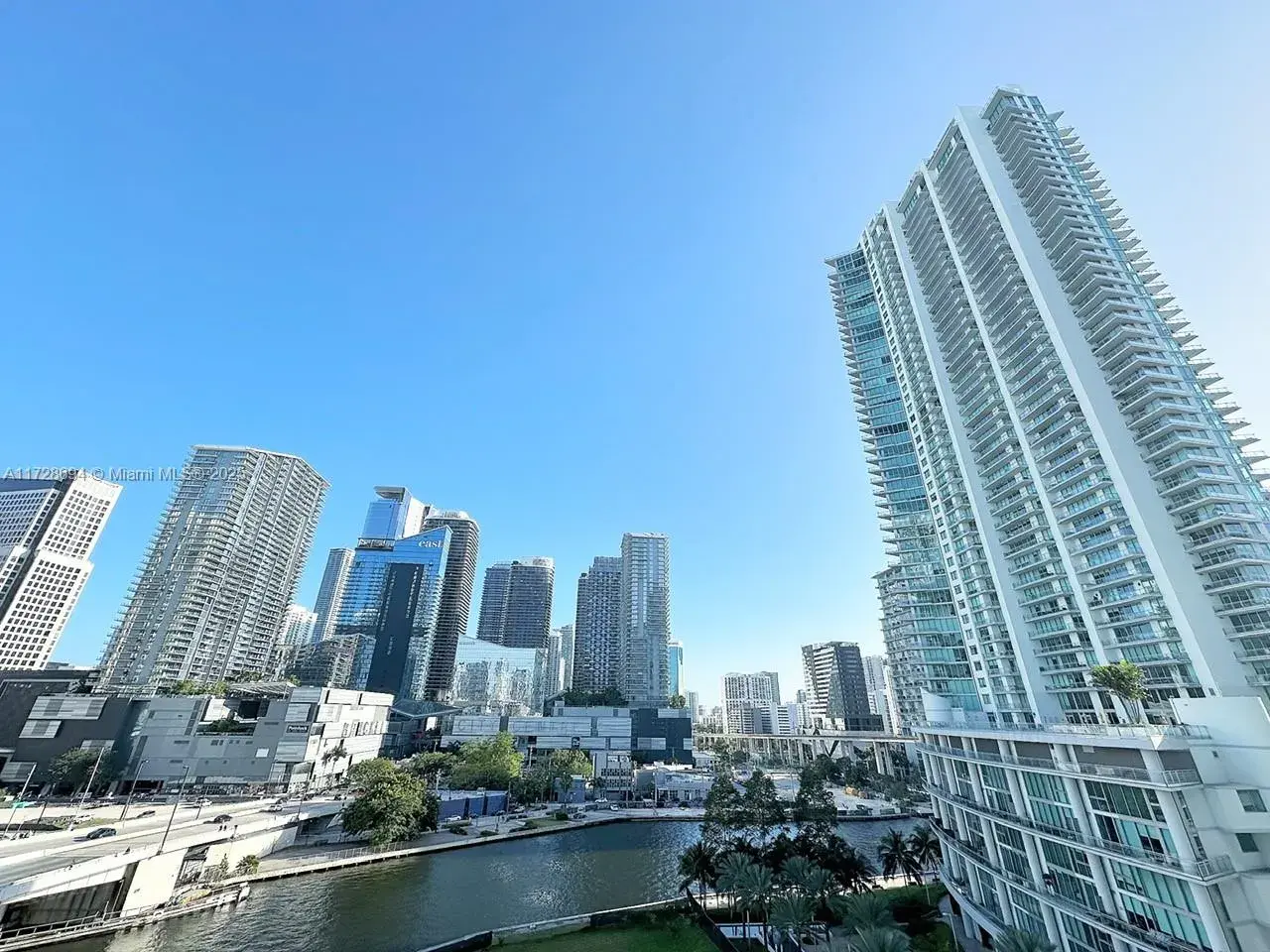 1 bedroom 1 bath Residential for sale at 350 S Miami Ave # 1215, Miami FL 33130