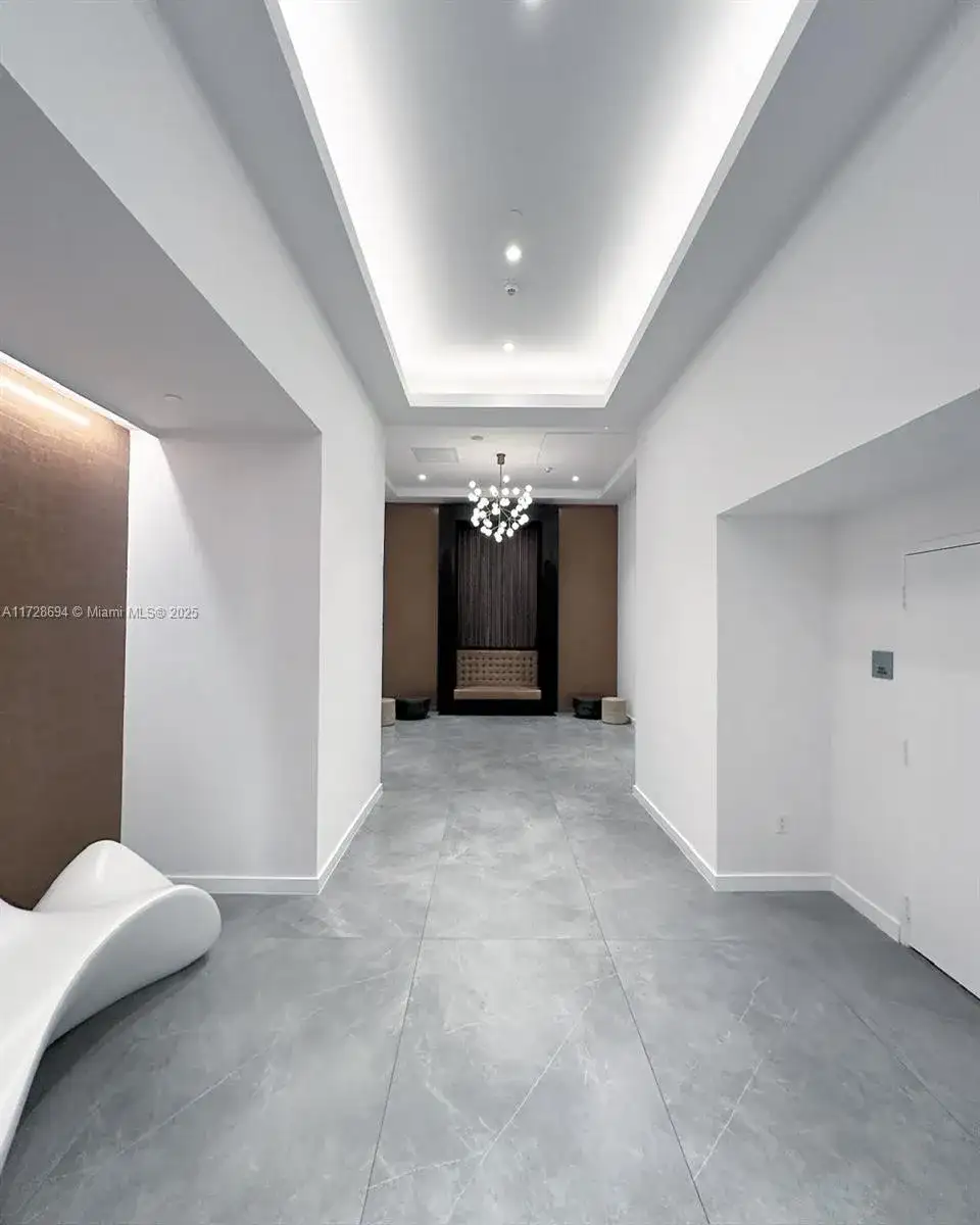 350 S Miami Ave # 1215, Miami FL 33130 photo 4
