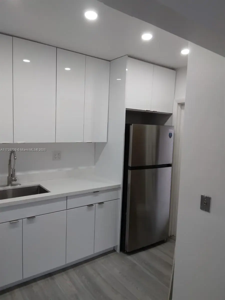 1450 Atlantic Shores Blvd # 105, Hallandale Beach FL 33009