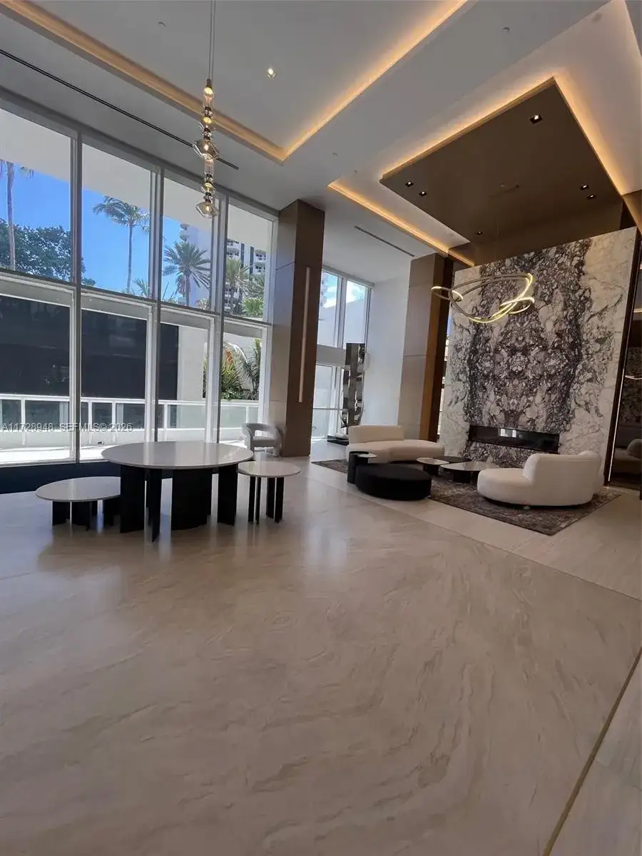 21205 Yacht Club Dr # 805, Aventura FL 33180 photo 3