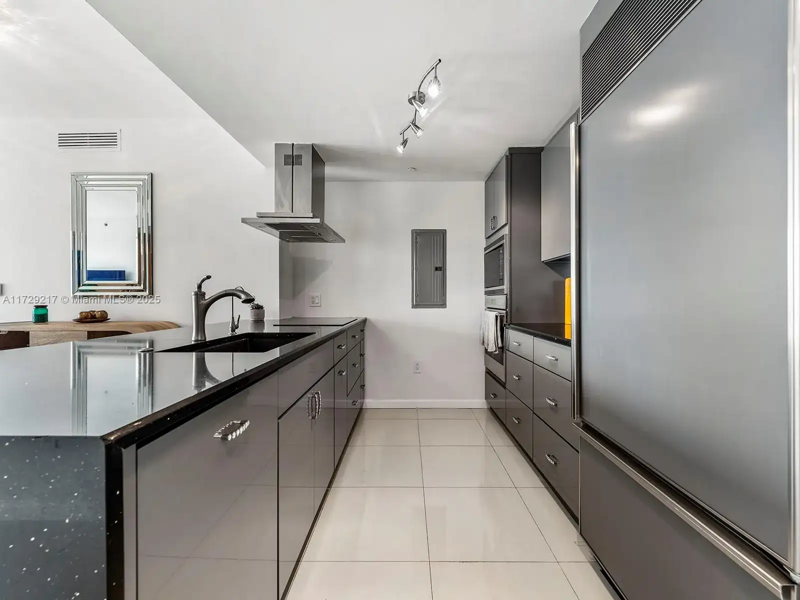 495 Brickell Ave # 5203, Miami FL 33131 photo 2