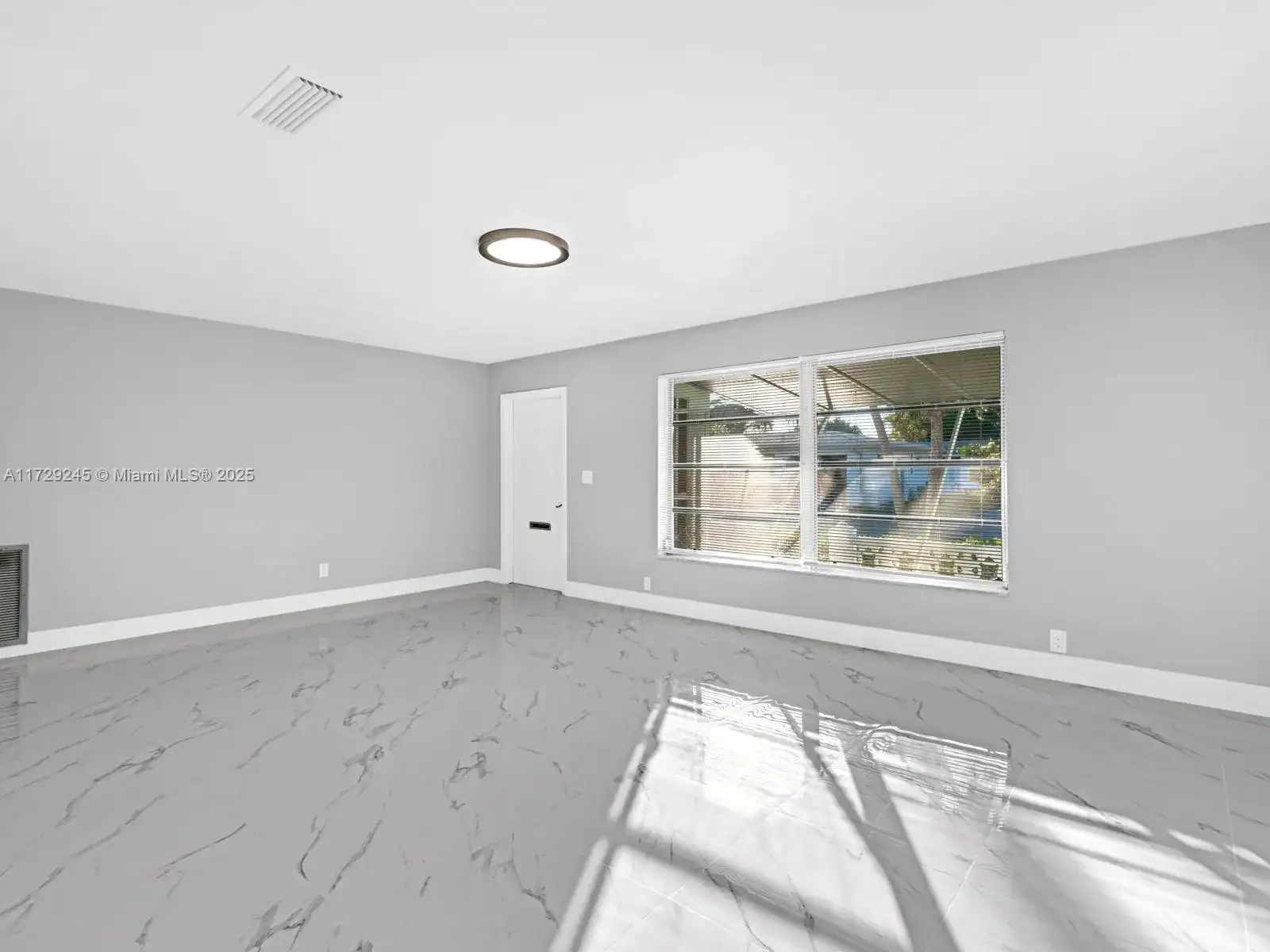 1070 NW 68th Ter, Margate FL 33063 photo 2